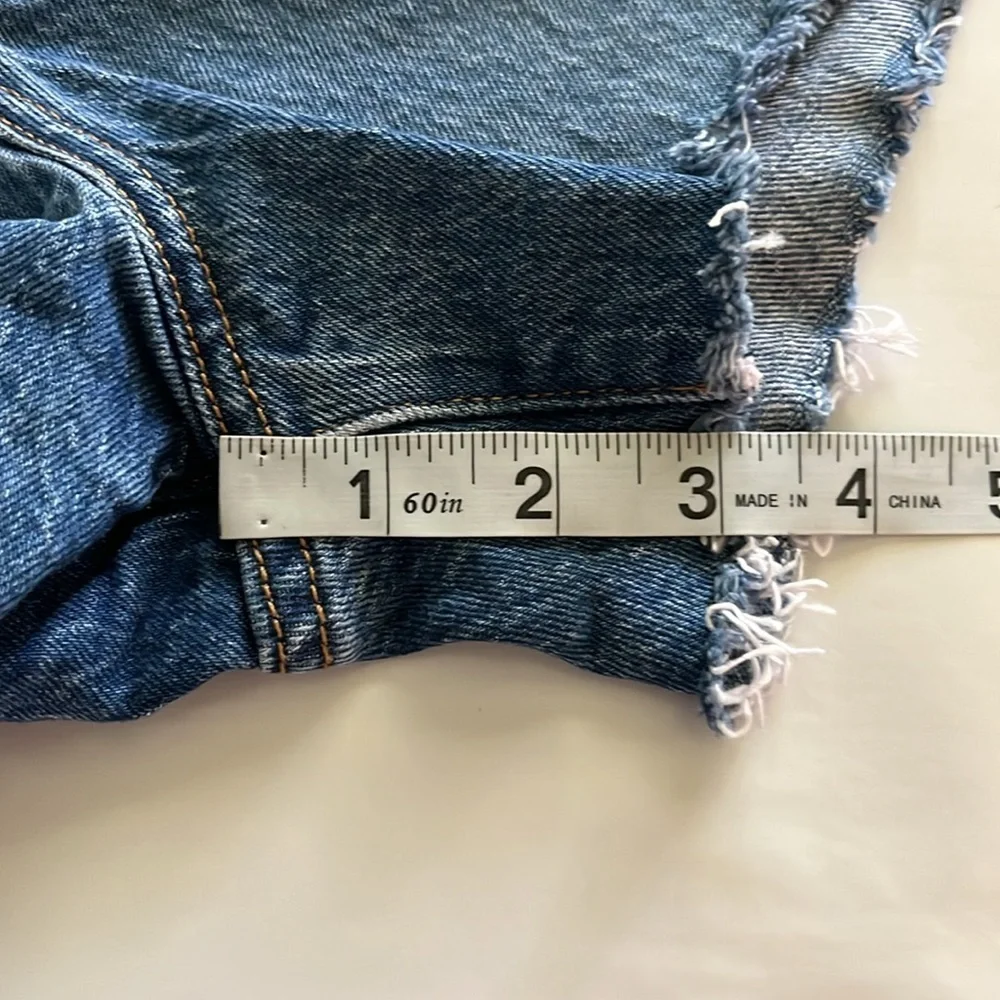 Levi’s Ribcage Shorts High Rise Size 31 - Picture 7 of 16